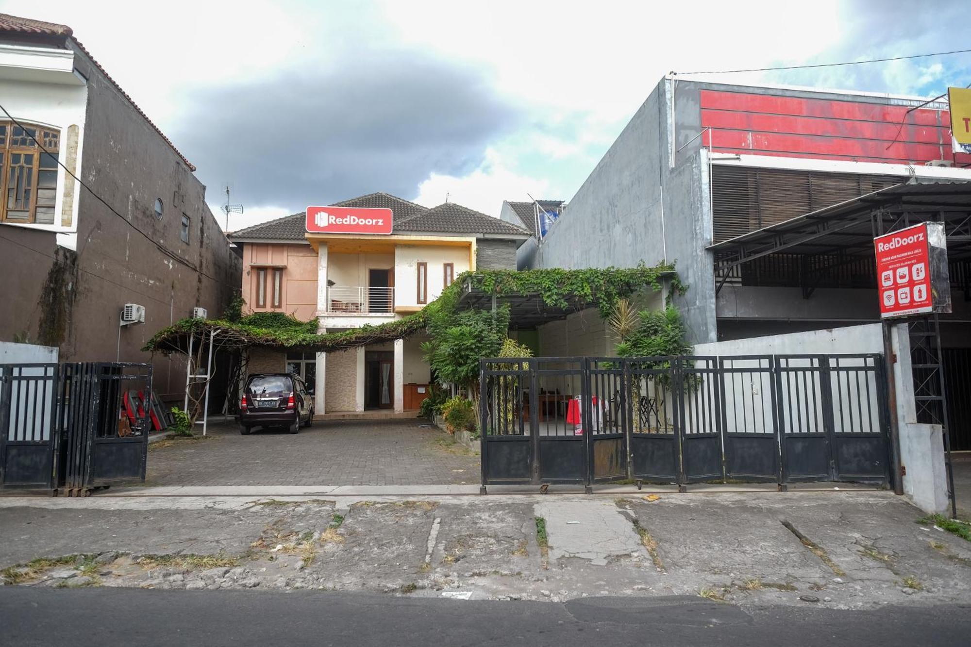 Reddoorz Syariah Near Pakuwon Mall Jogja Kejayan Eksteriør billede